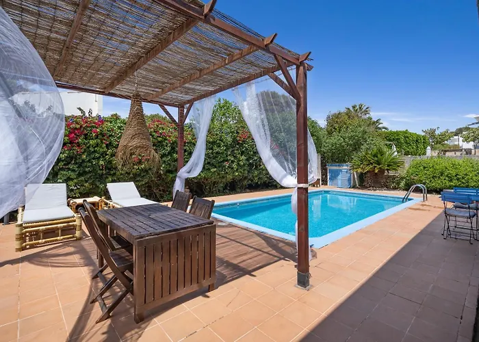 Villa Anana Binisafua