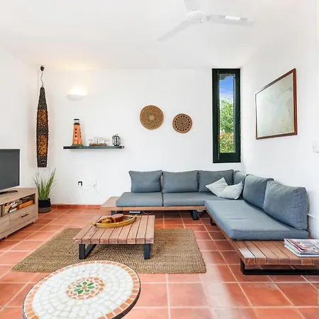 Anana Villa Binisafua