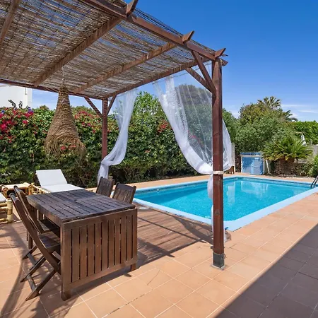 Villa Anana Binisafua